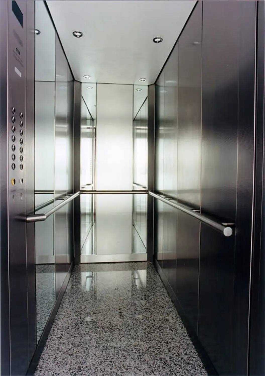 Ein moderner Aufzug von DS Elevators