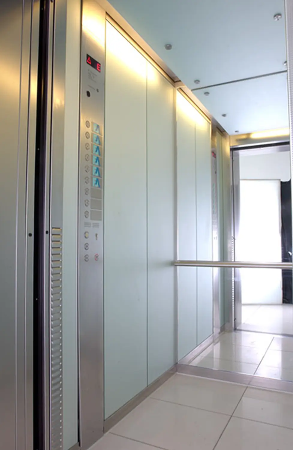 Ein moderner Aufzug von DS Elevators