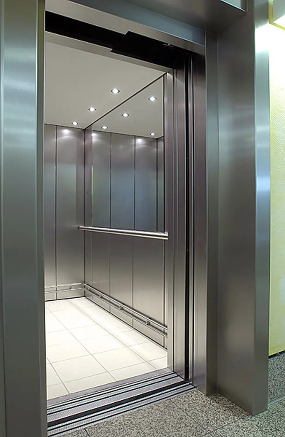 Ein moderner Aufzug von DS Elevators