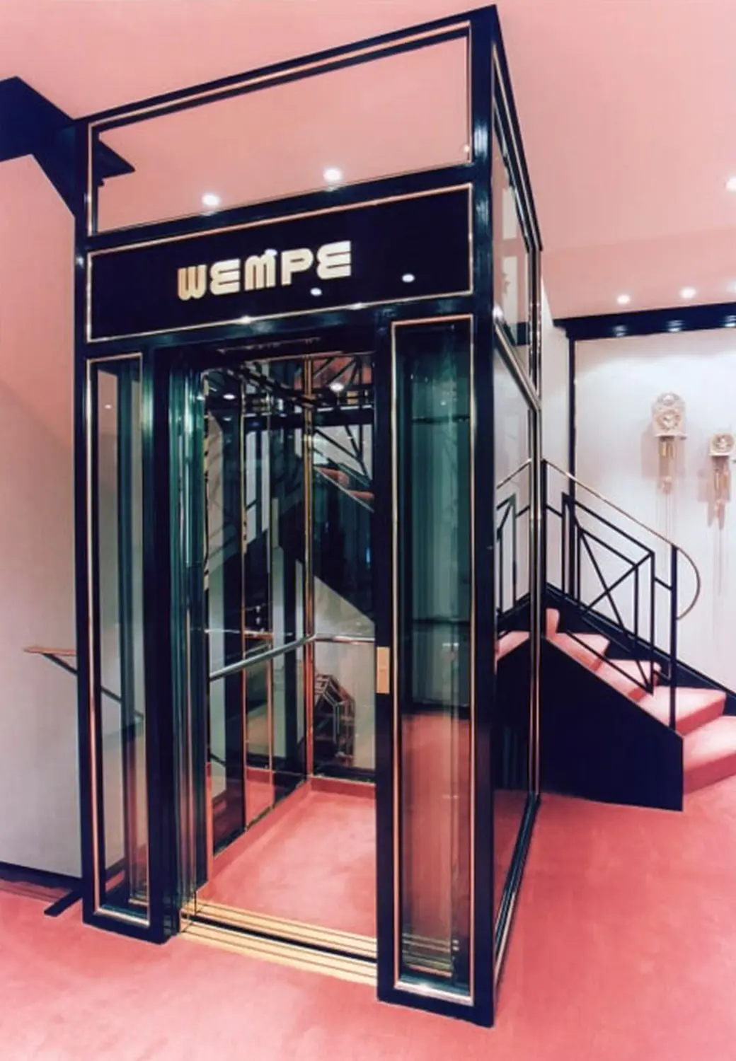 Ein moderner Aufzug von DS Elevators